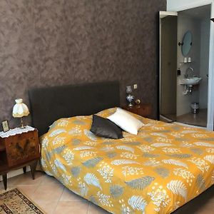Camera standard con letto king size
